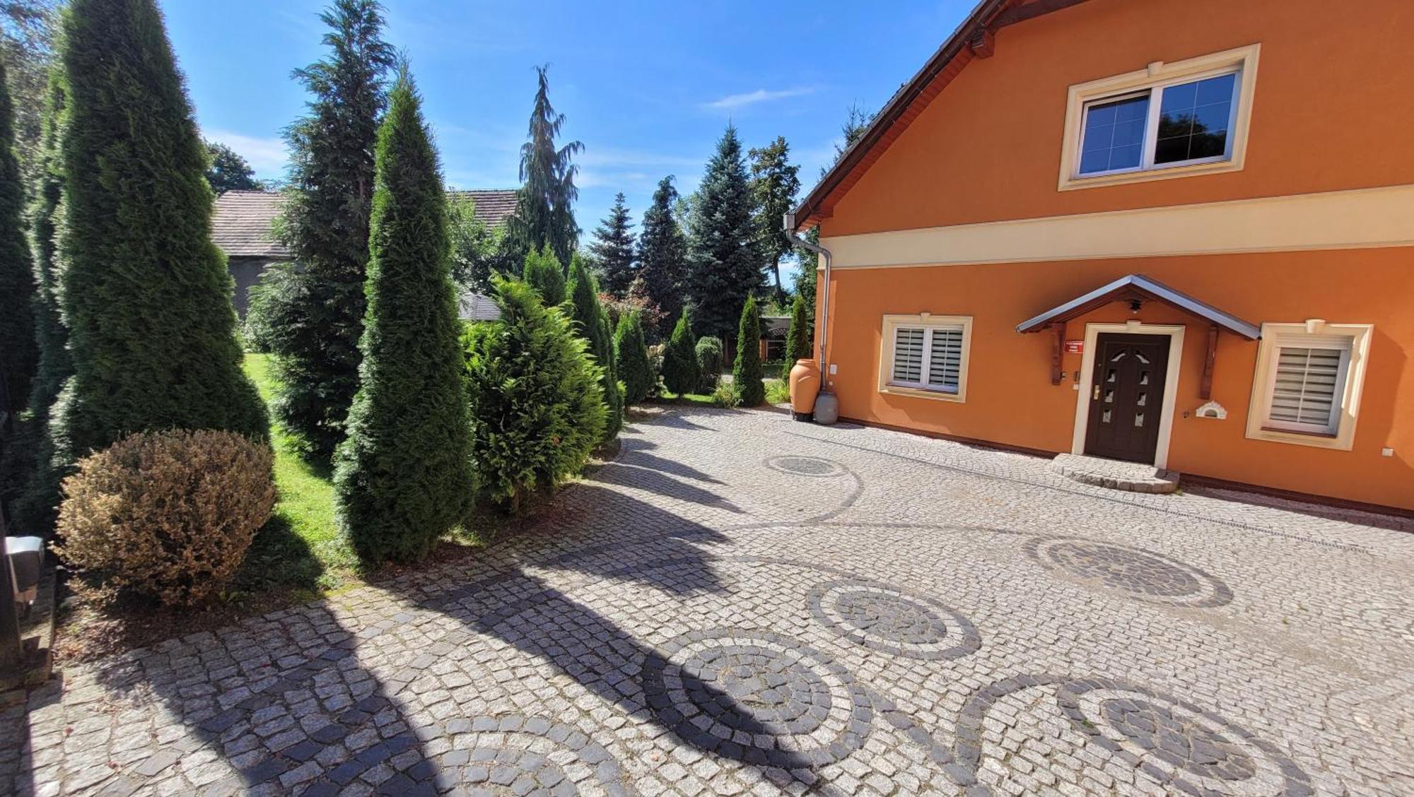 Apartamenty Kora Cieplice เยเลเนียกูรา ภายนอก รูปภาพ